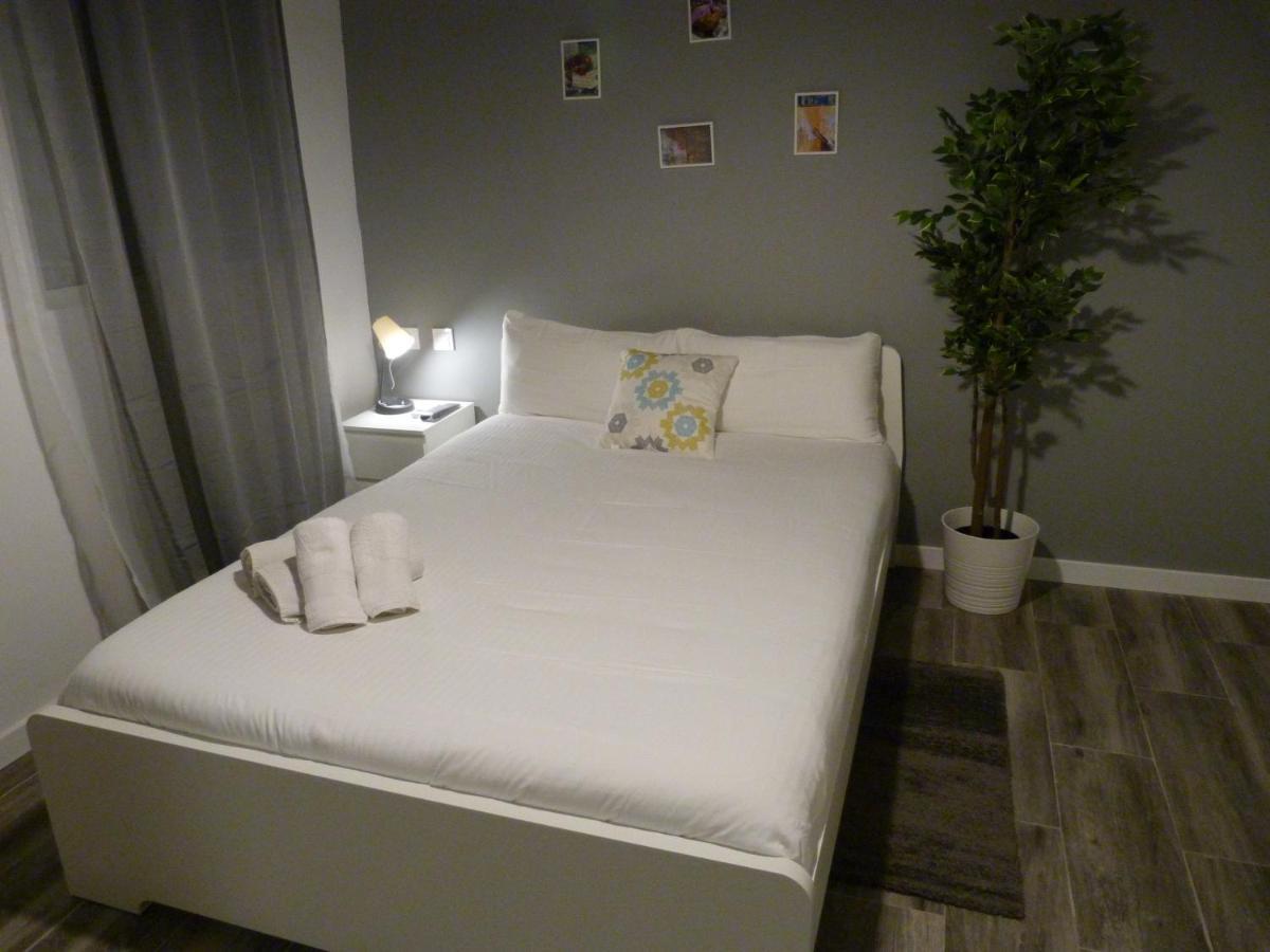 バレンシアIntimo Y Acogedor "Algunos" Con Banera Hidromasajeアパートメント エクステリア 写真