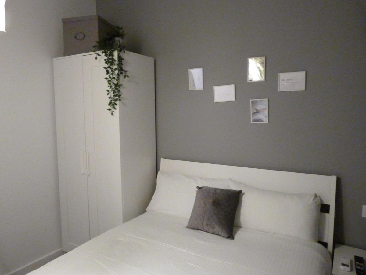 バレンシアIntimo Y Acogedor "Algunos" Con Banera Hidromasajeアパートメント エクステリア 写真