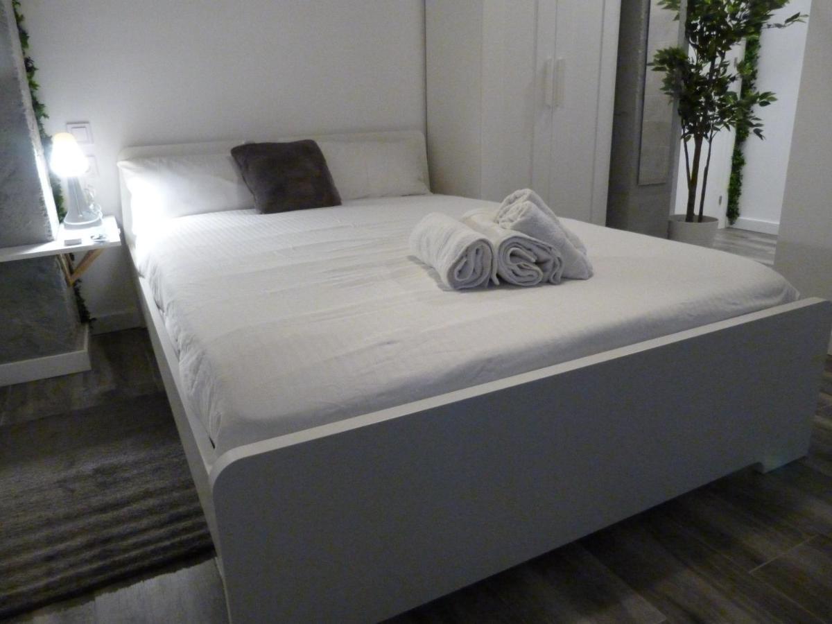 バレンシアIntimo Y Acogedor "Algunos" Con Banera Hidromasajeアパートメント エクステリア 写真